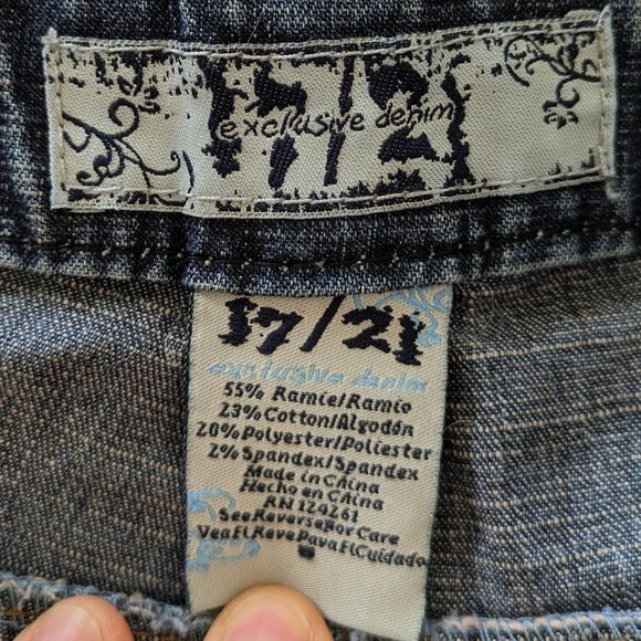 17/21 Exclusive Denim blue denim CAPRIS JEANS women’s sz 8 - Picture 9 of 10